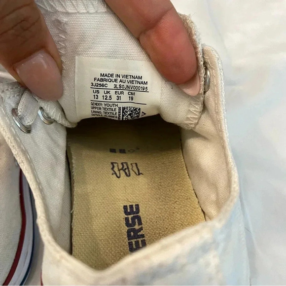 Converse | Chuck Taylor allstar low cut white sneakers kids size 13 - Picture 2 of 8